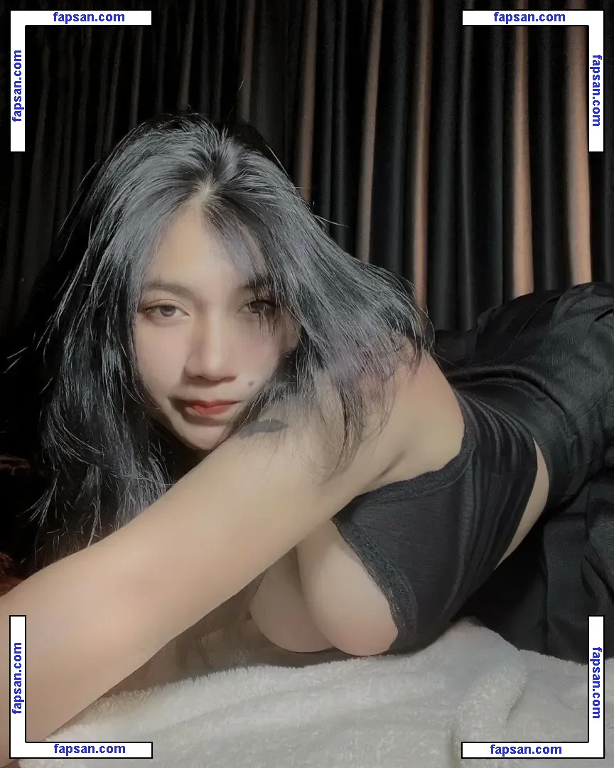 Callmemeow nude photo #0001 from OnlyFans