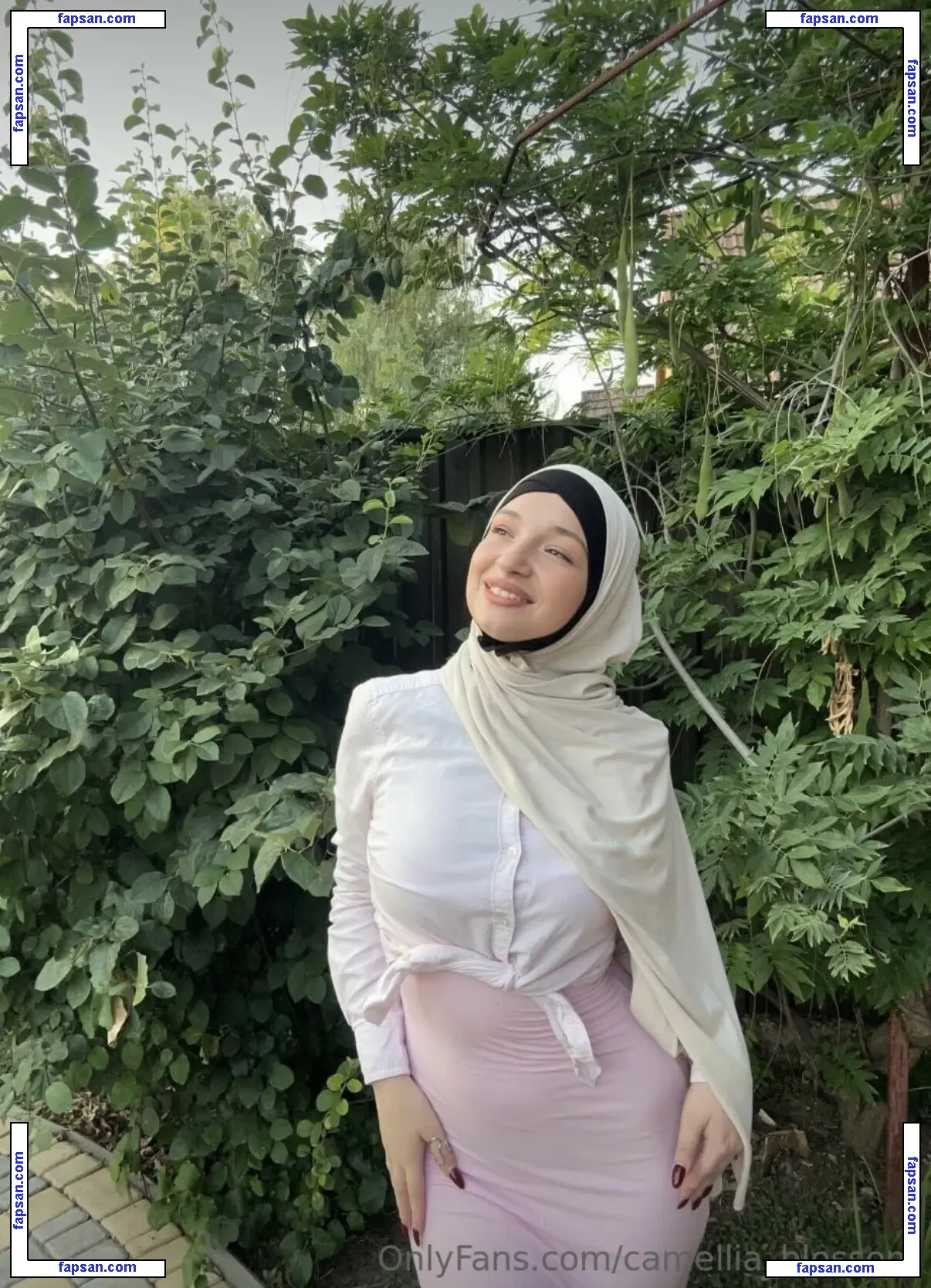 camellia_blossom nude photo #0002 from OnlyFans