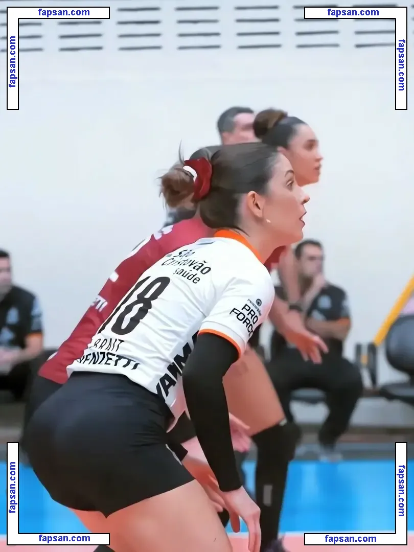 Camila Brait голая фото #0004 с Онлифанс