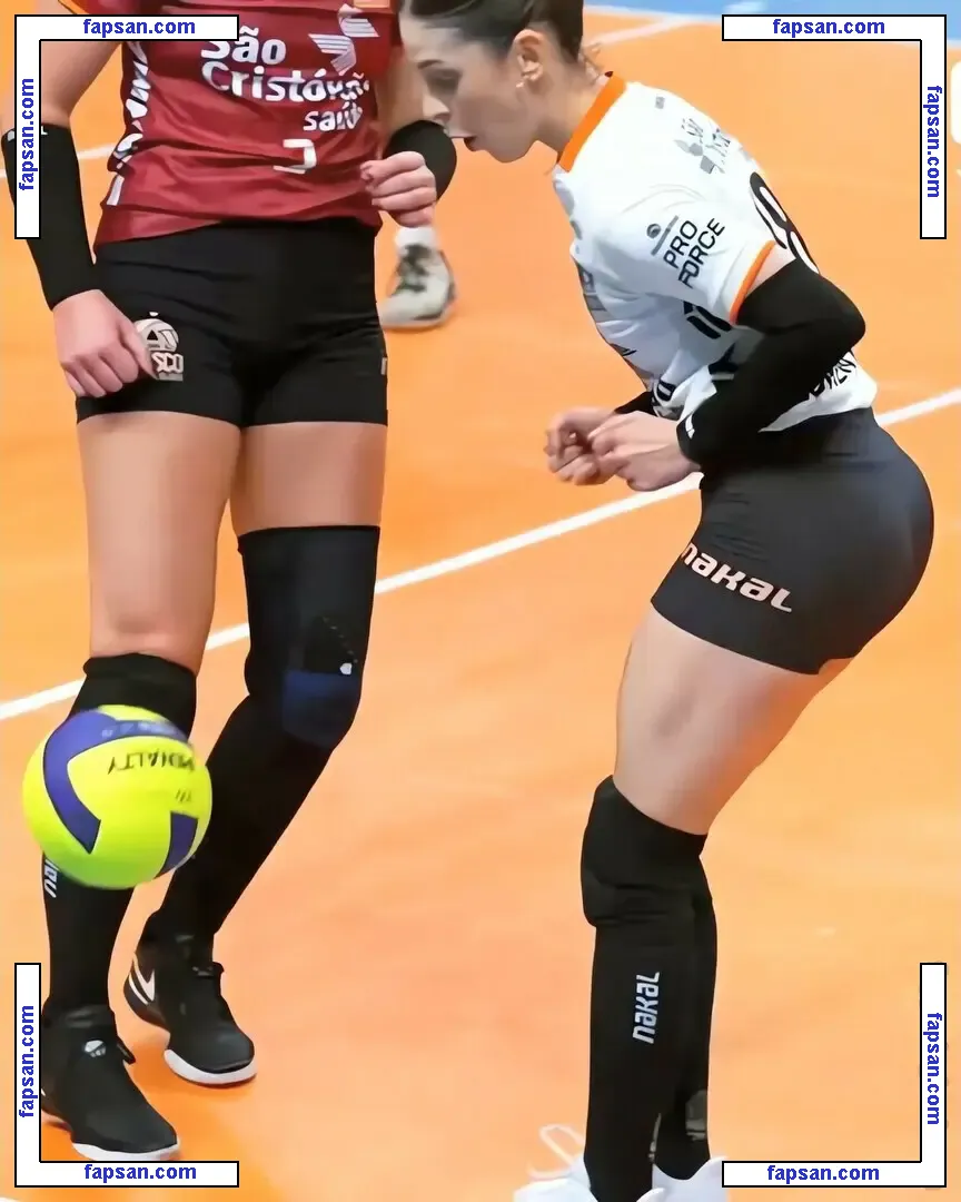 Camila Brait голая фото #0025 с Онлифанс