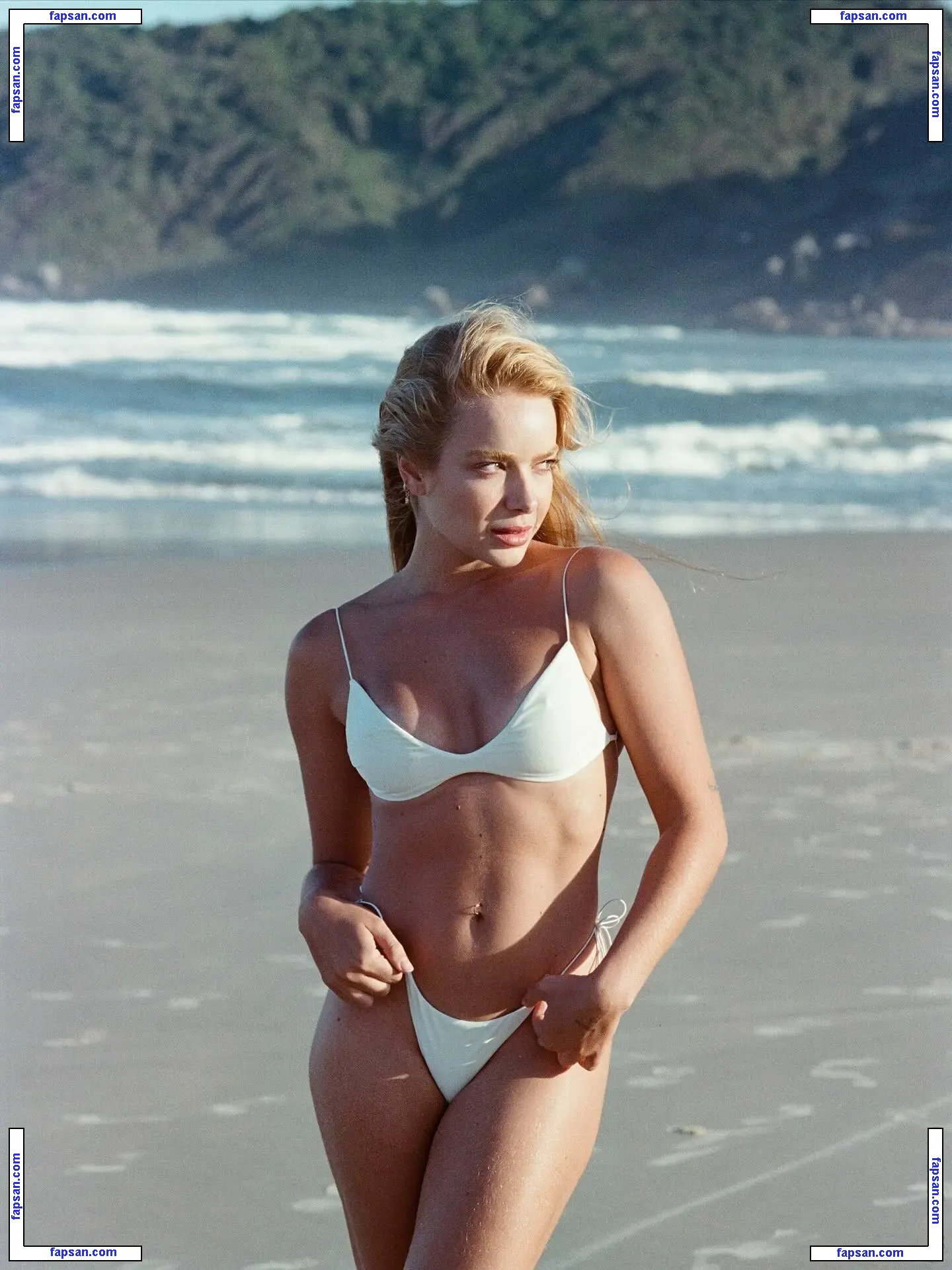 Camila Mayrink голая фото #0039 с Онлифанс