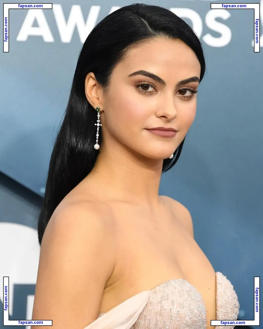 Camila Mendes голая фото #0209 с Онлифанс