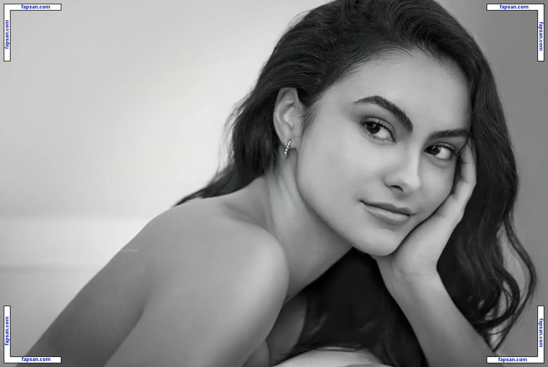 Camila Mendes голая фото #0214 с Онлифанс