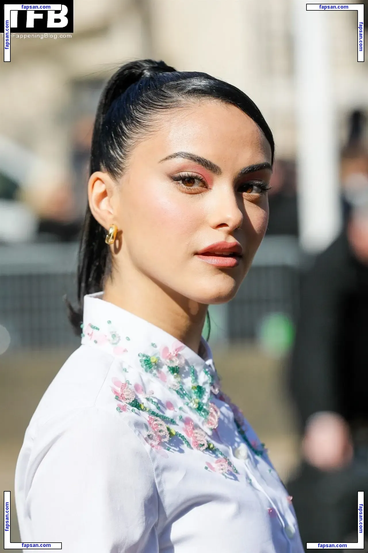 Camila Mendes голая фото #0604 с Онлифанс
