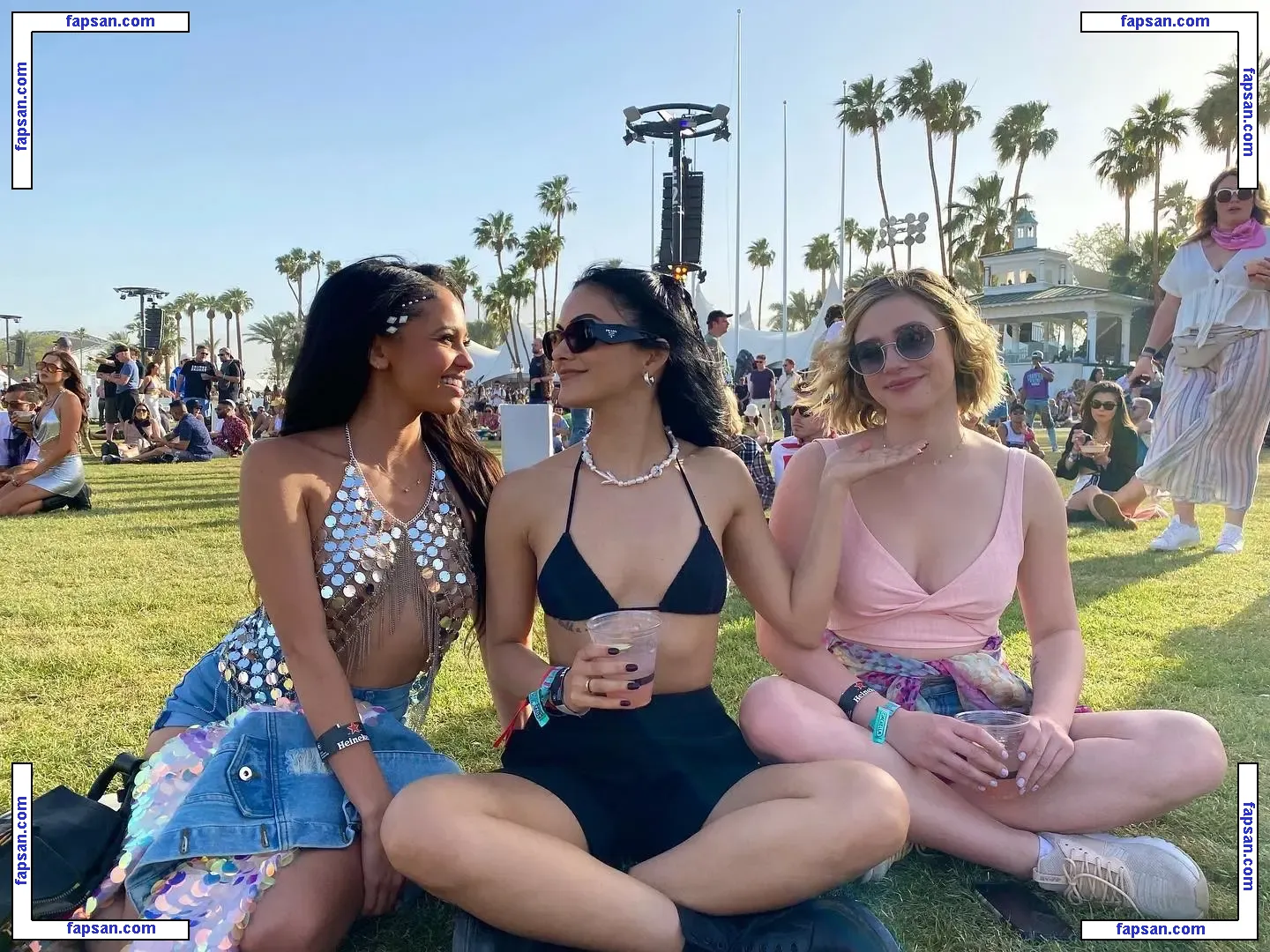 Camila Mendes голая фото #0719 с Онлифанс
