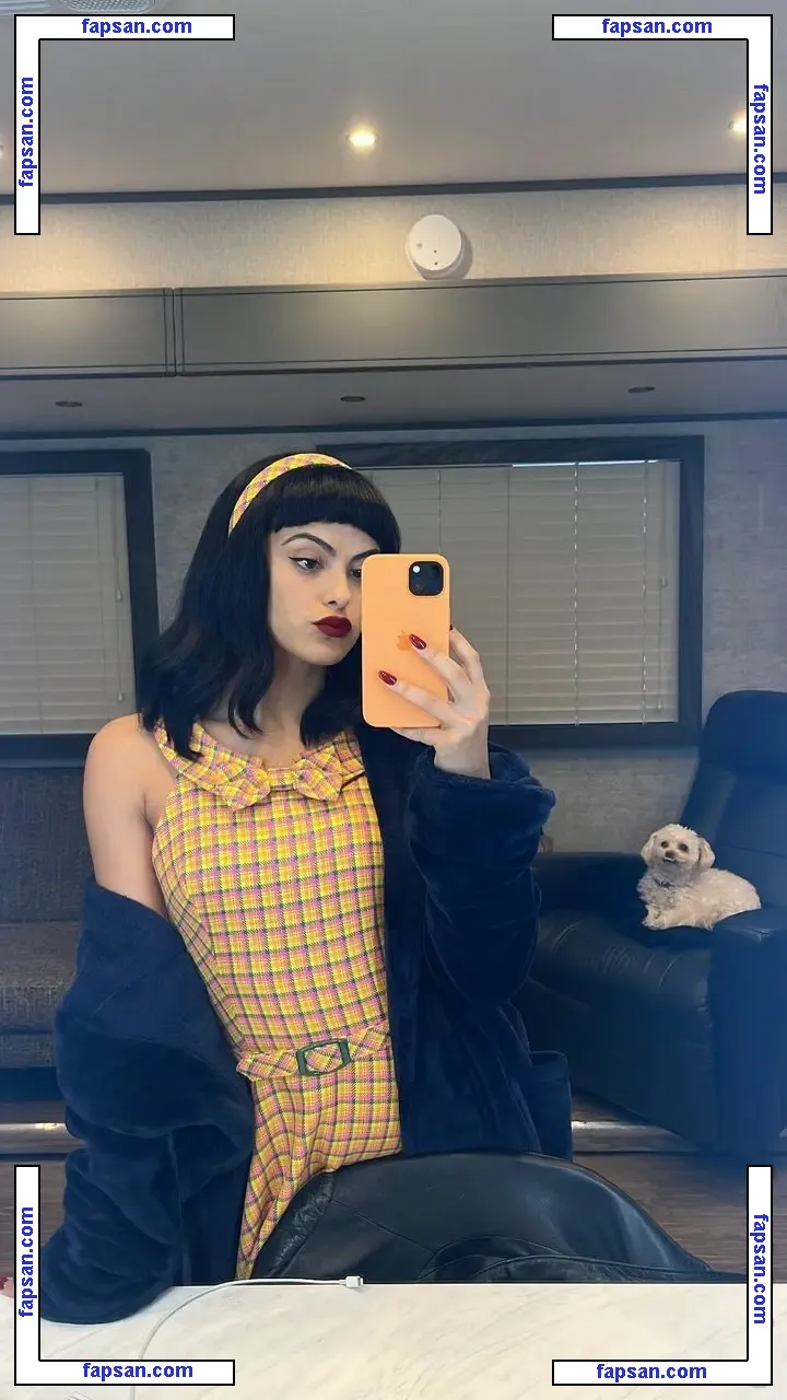 Camila Mendes голая фото #0910 с Онлифанс