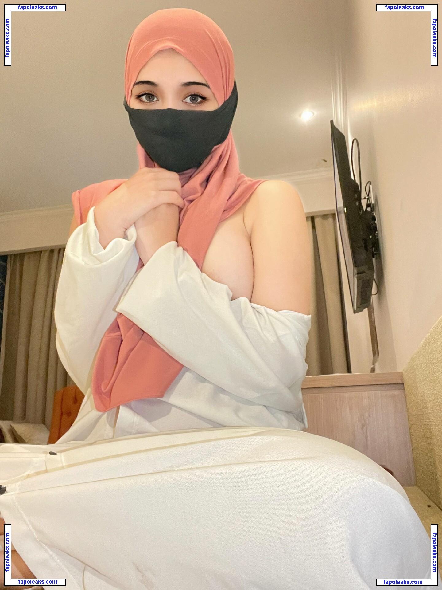 CamillaReese / HijabCamilla nude photo #0002 from OnlyFans