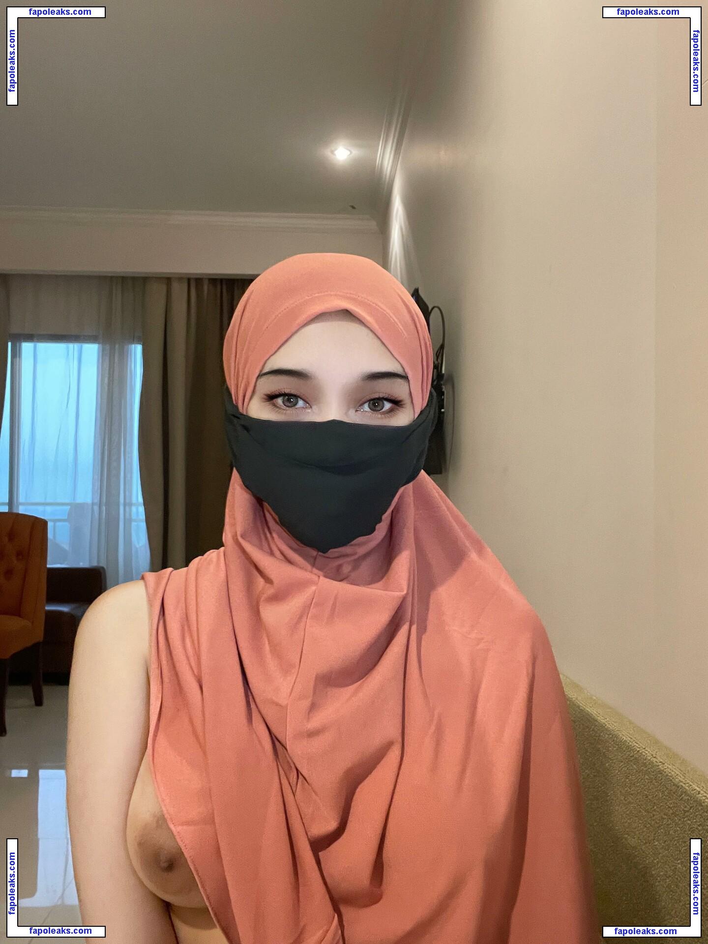 CamillaReese / HijabCamilla nude photo #0012 from OnlyFans