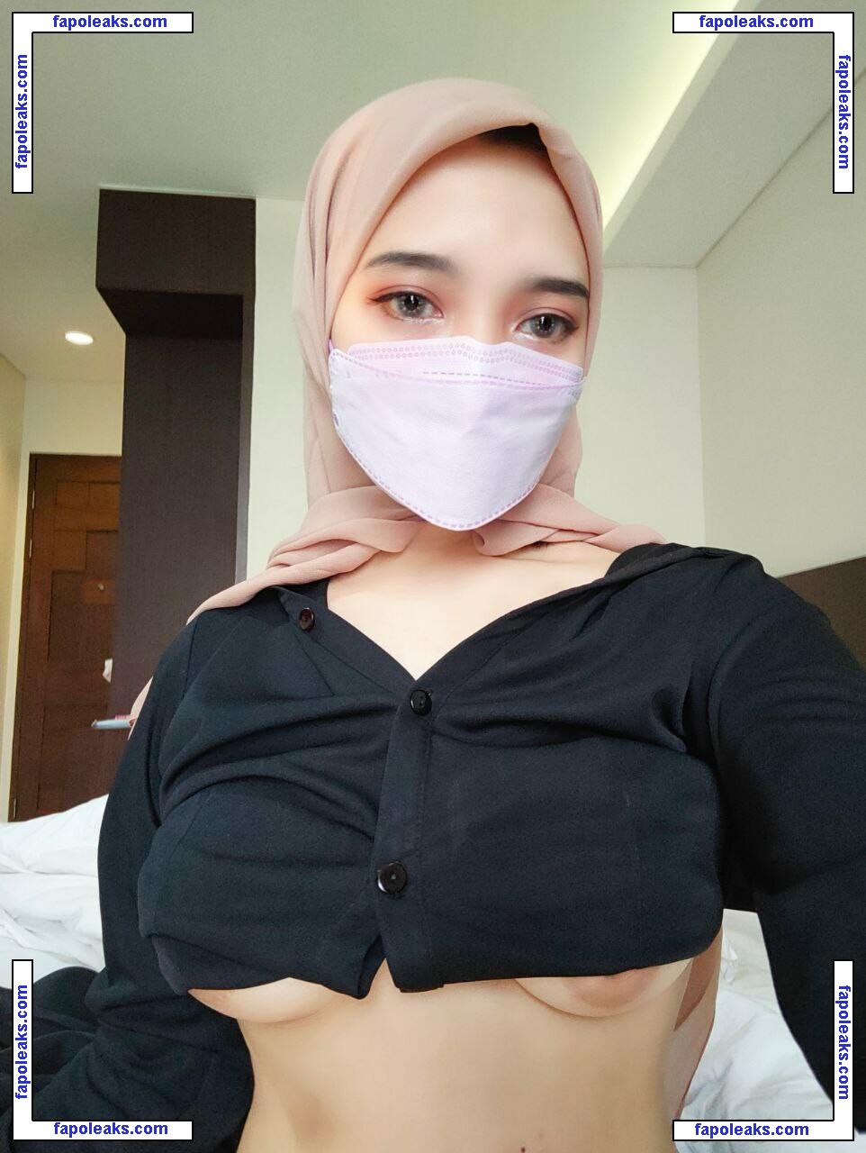 CamillaReese / HijabCamilla nude photo #0021 from OnlyFans