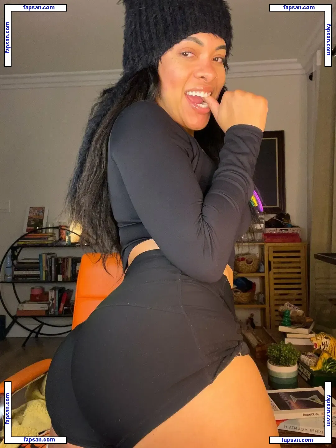 Camille Corbett голая фото #0016 с Онлифанс