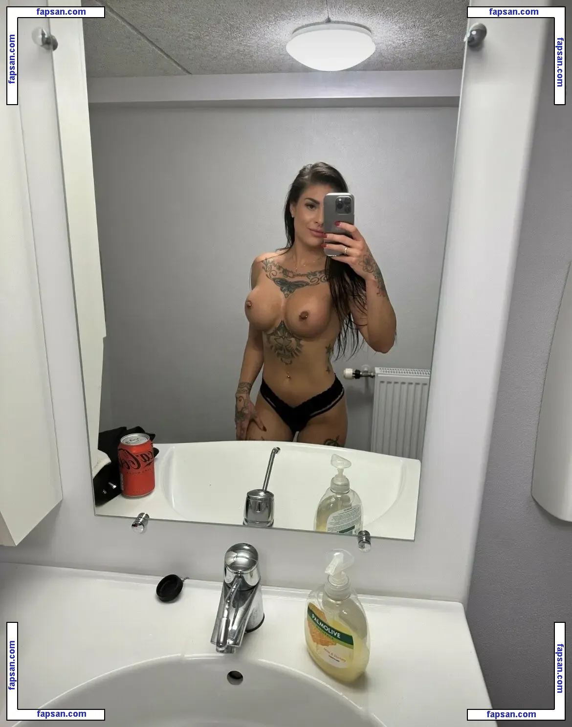 Camillekarina голая фото #0005 с Онлифанс