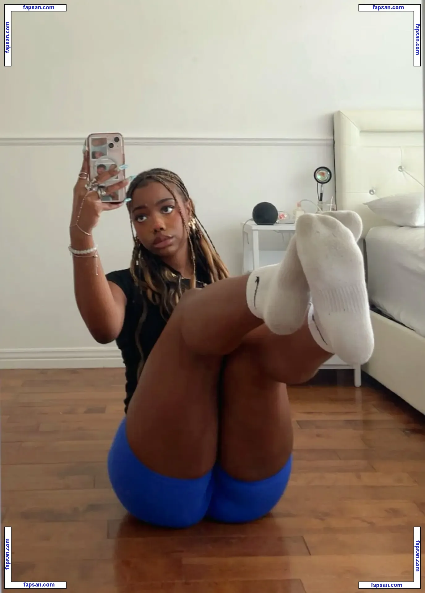 Camilleownsyou nude photo #0004 from OnlyFans