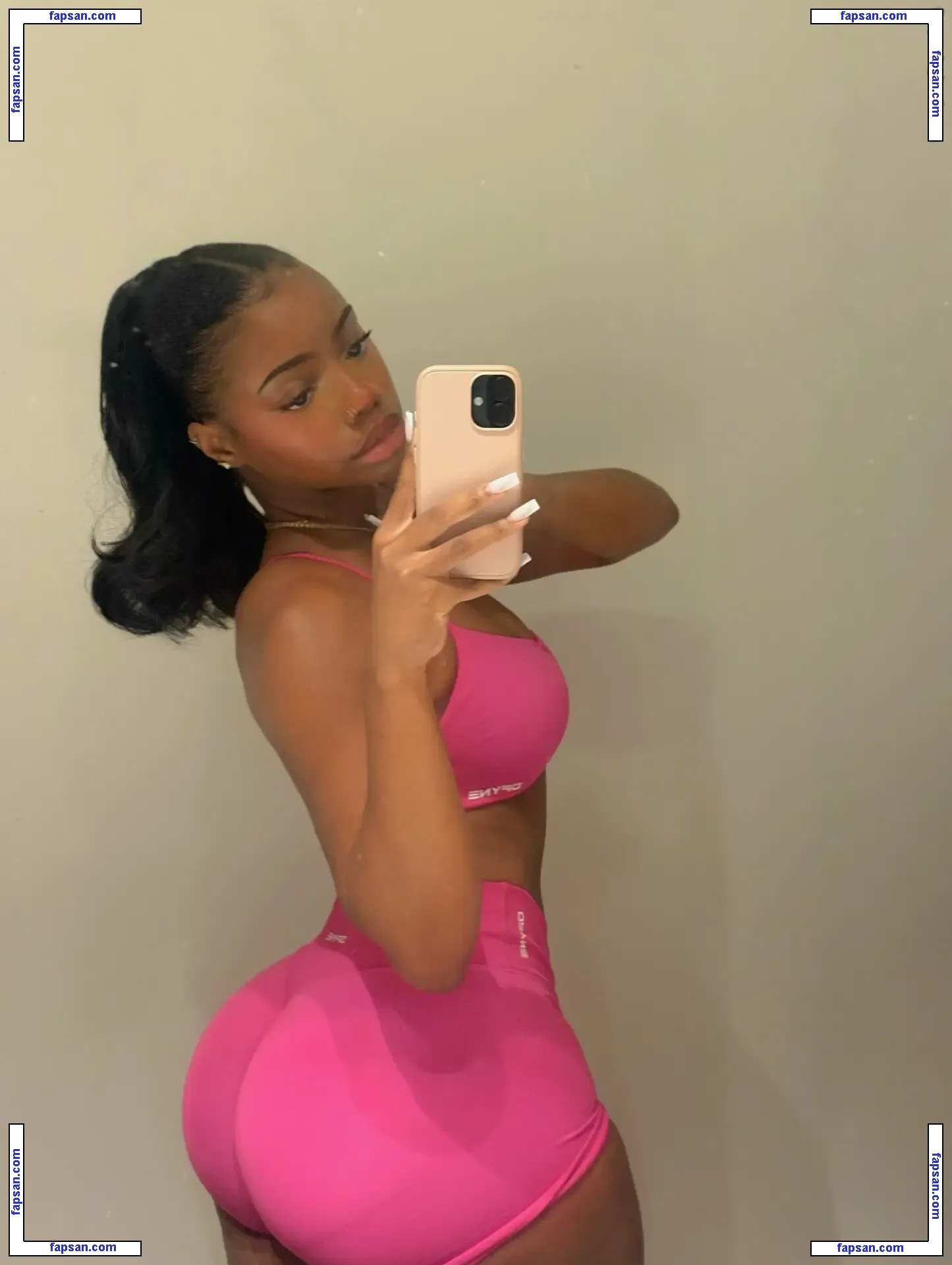 Camilleownsyou голая фото #0018 с Онлифанс