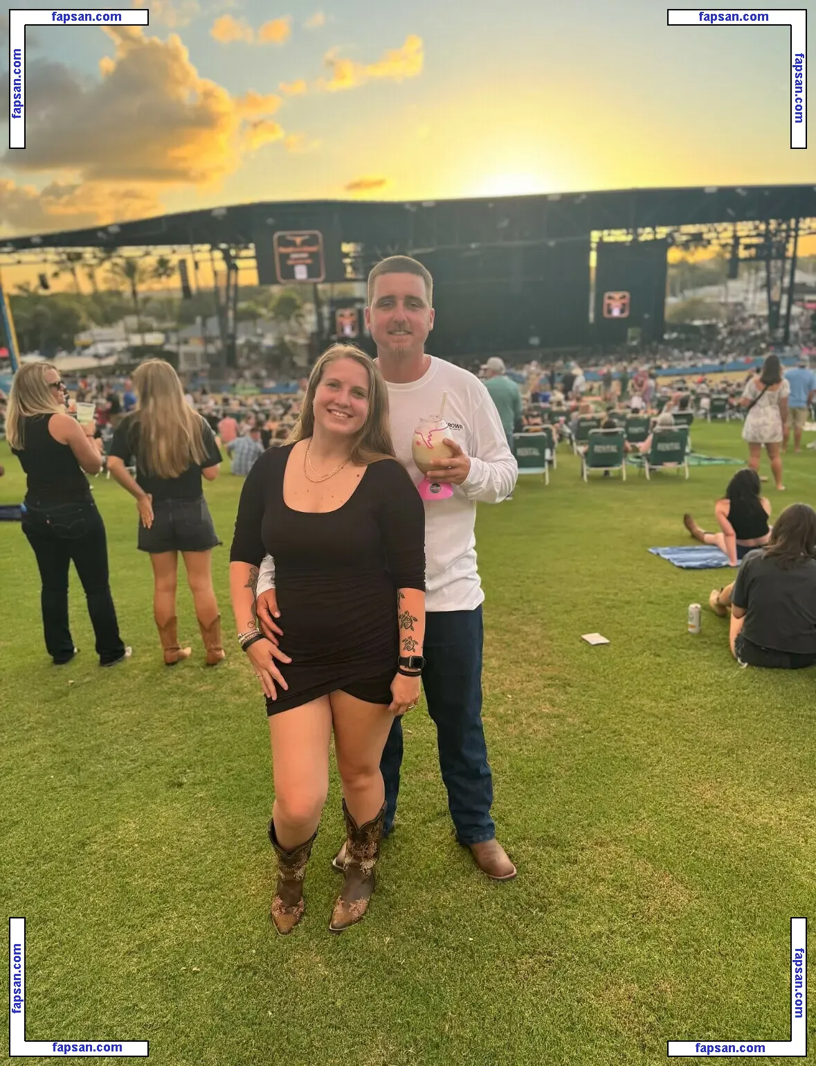 Canam_Lyss nude photo #0015 from OnlyFans