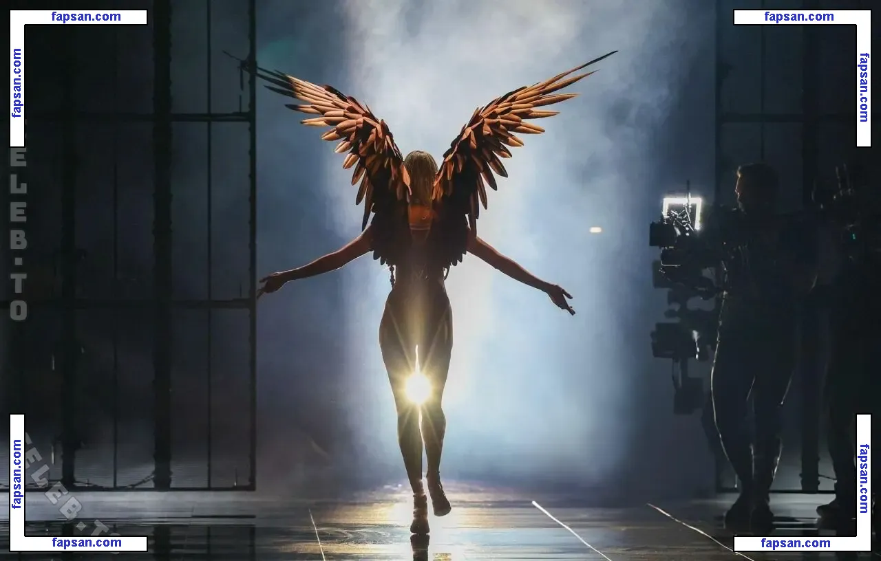 Candice Swanepoel nude photo #5514 from OnlyFans