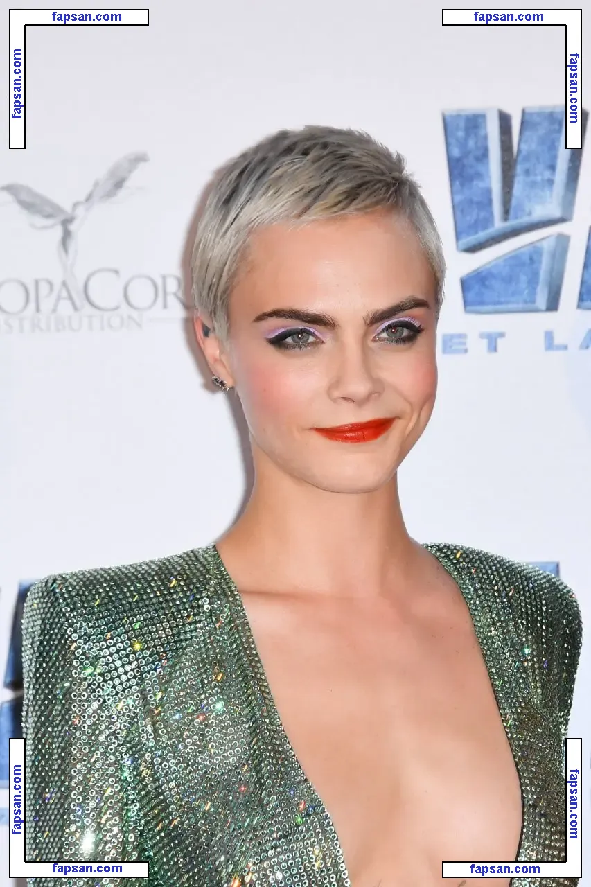 Cara Delevingne голая фото #0258 с Онлифанс