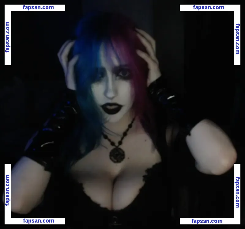 caralouss nude photo #0011 from OnlyFans