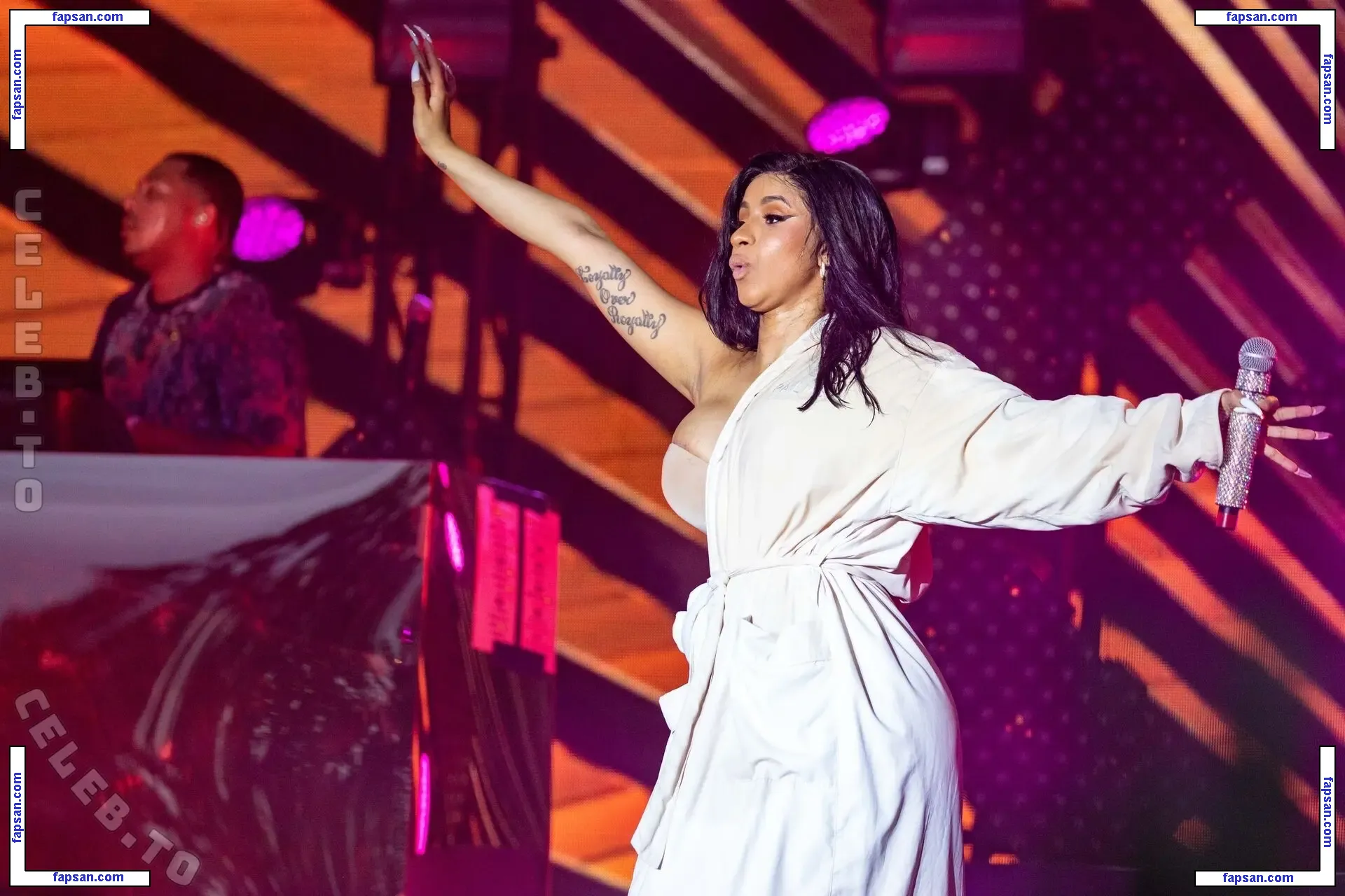 Cardi B голая фото #3114 с Онлифанс