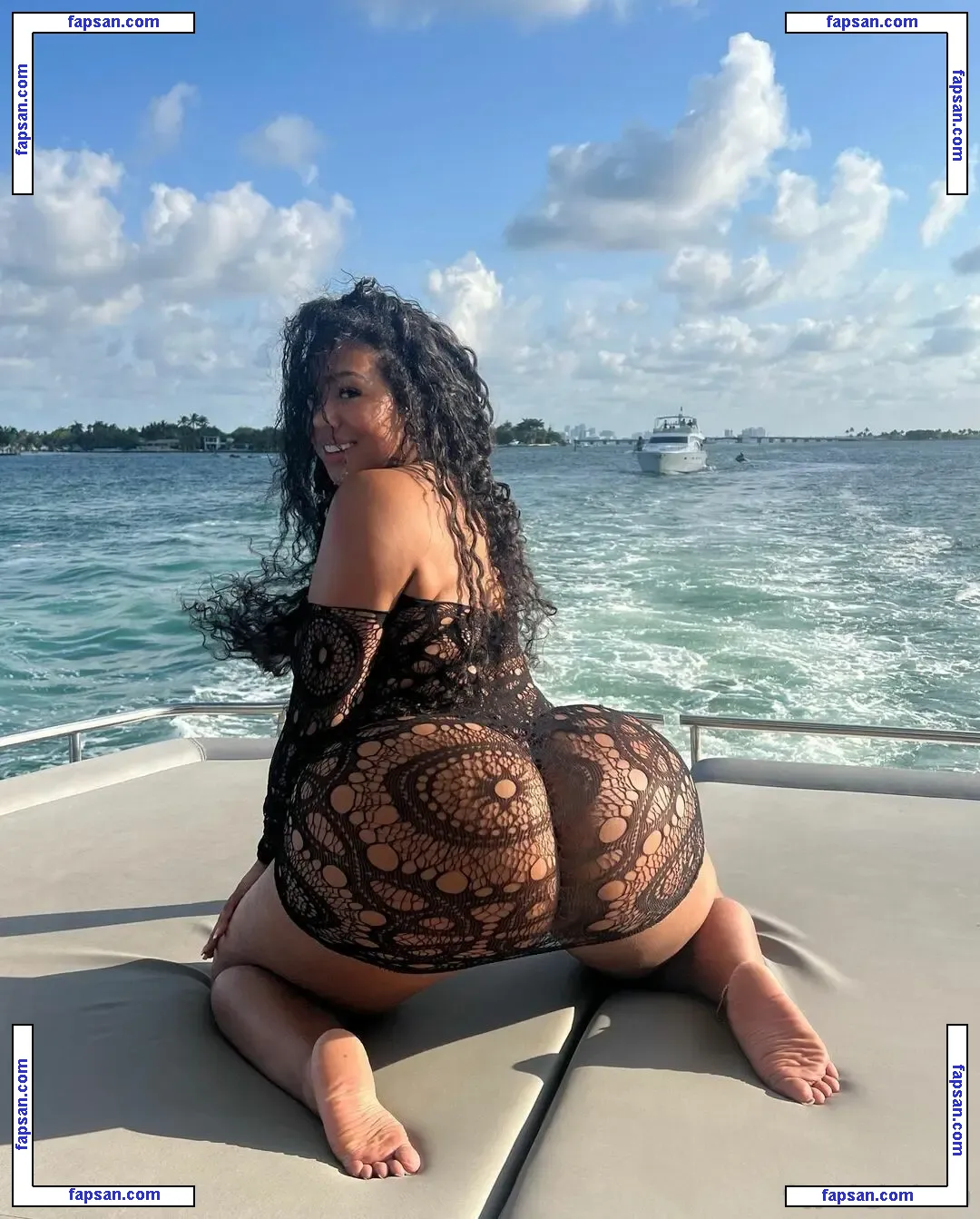 caribbeancurlss nude photo #0024 from OnlyFans