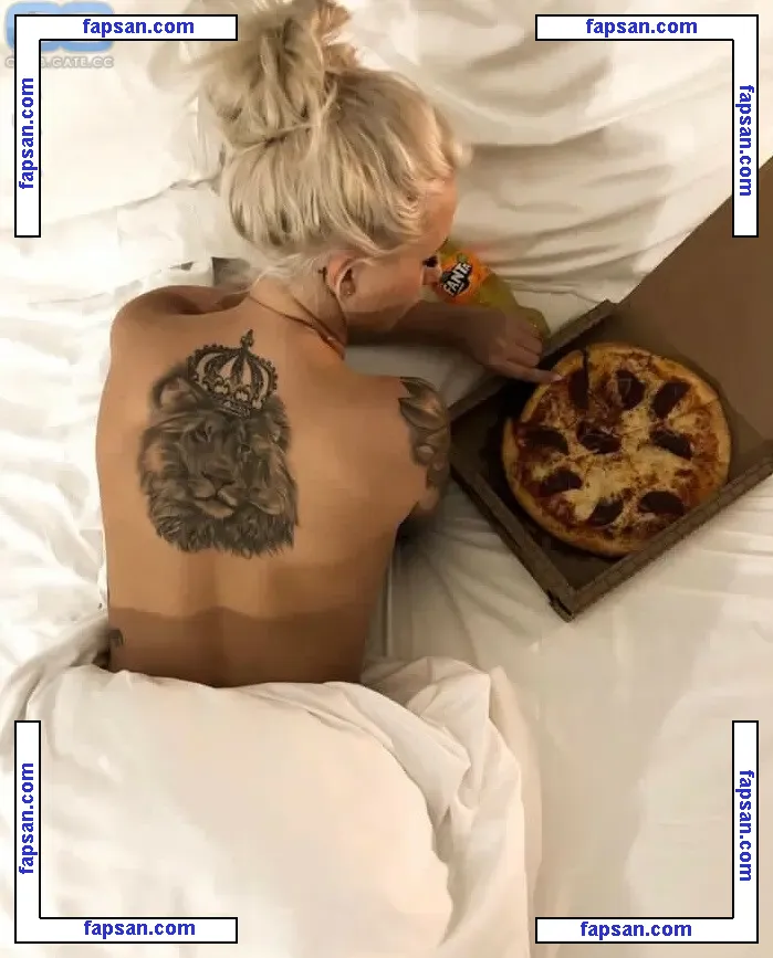 carinaspack nude photo #0003 from OnlyFans