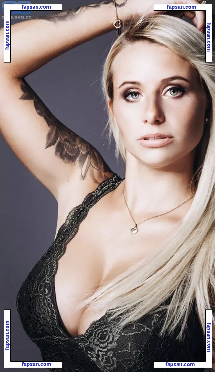 carinaspack nude photo #0007 from OnlyFans