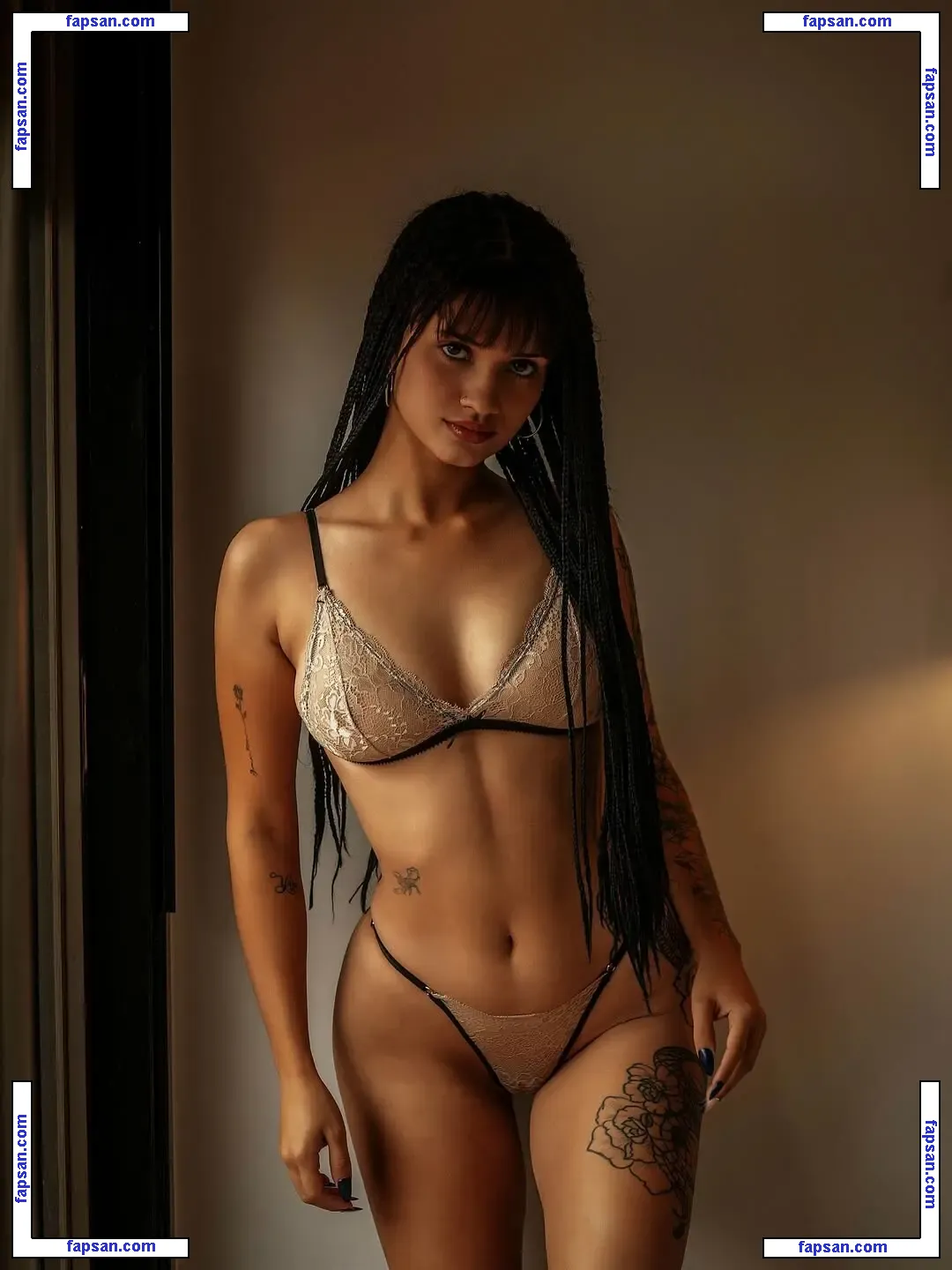 Carly Light голая фото #0012 с Онлифанс