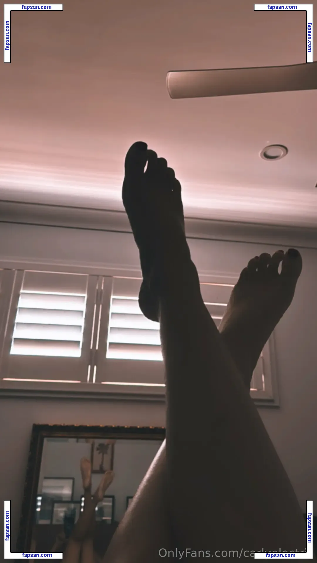 carlyelectric nude photo #0003 from OnlyFans