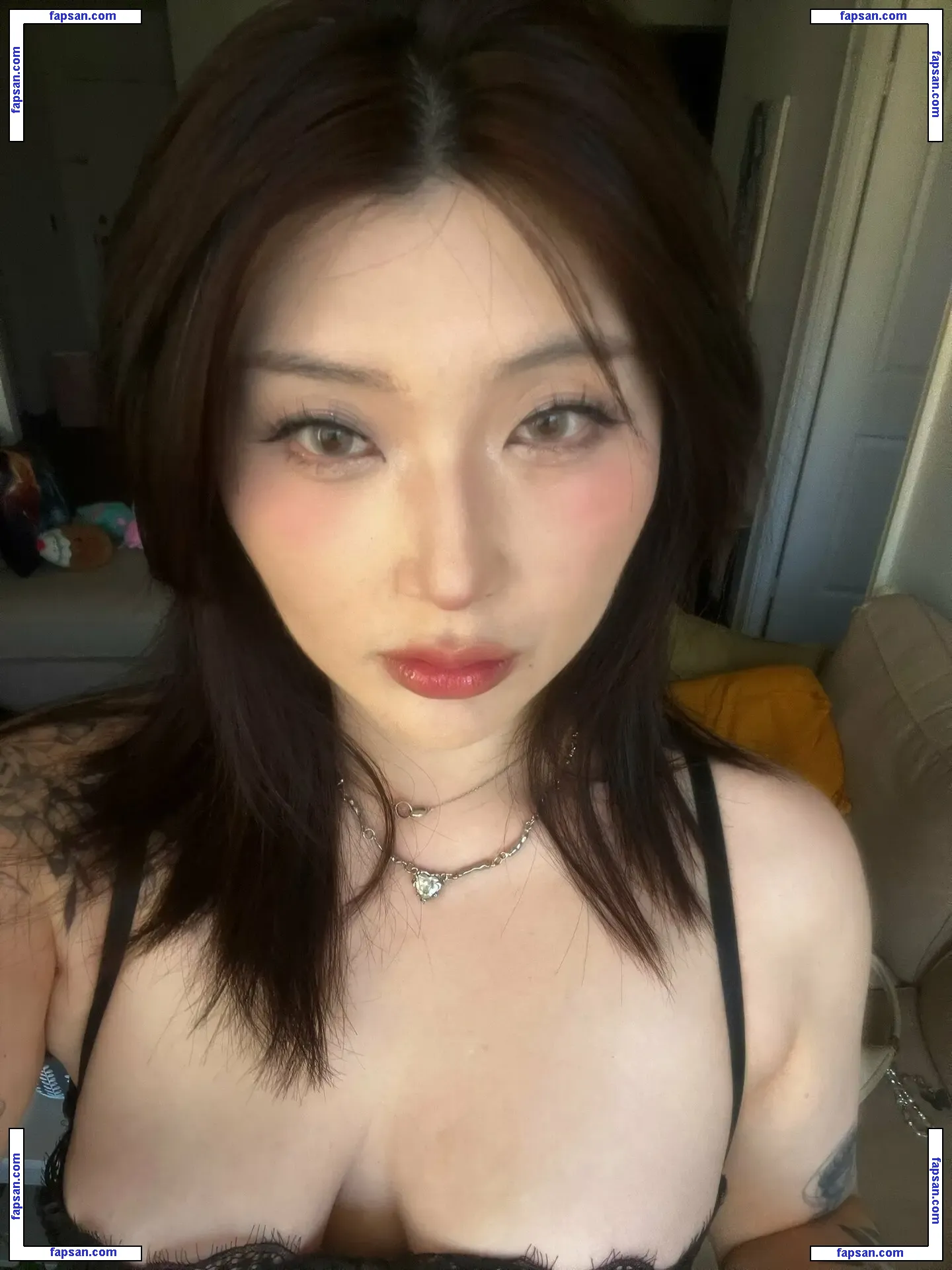 caro_irl голая фото #0002 с Онлифанс