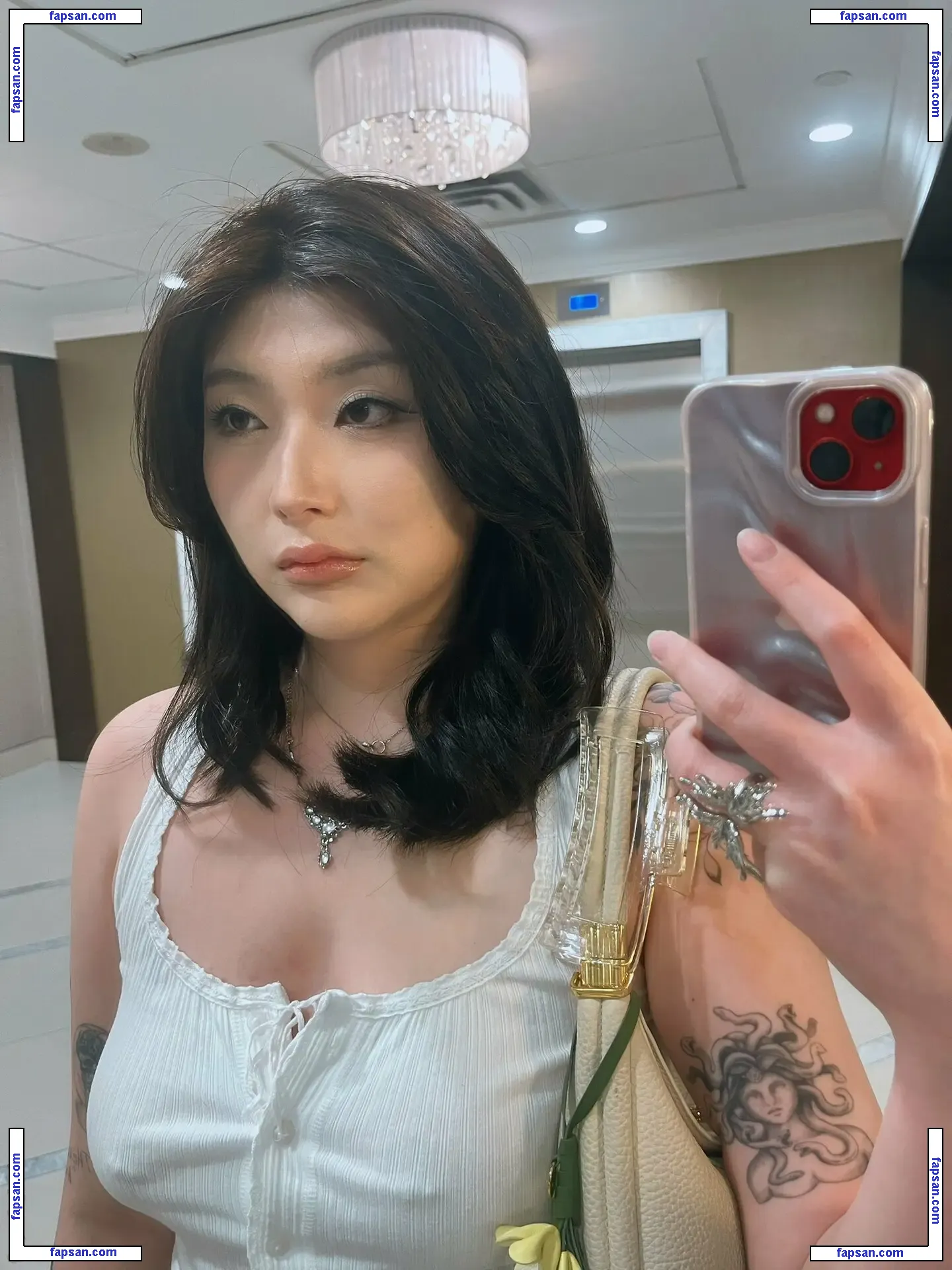 caro_irl голая фото #0004 с Онлифанс