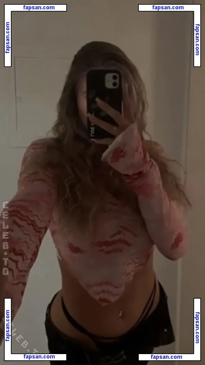 caro_knrd nude photo #0002 from OnlyFans