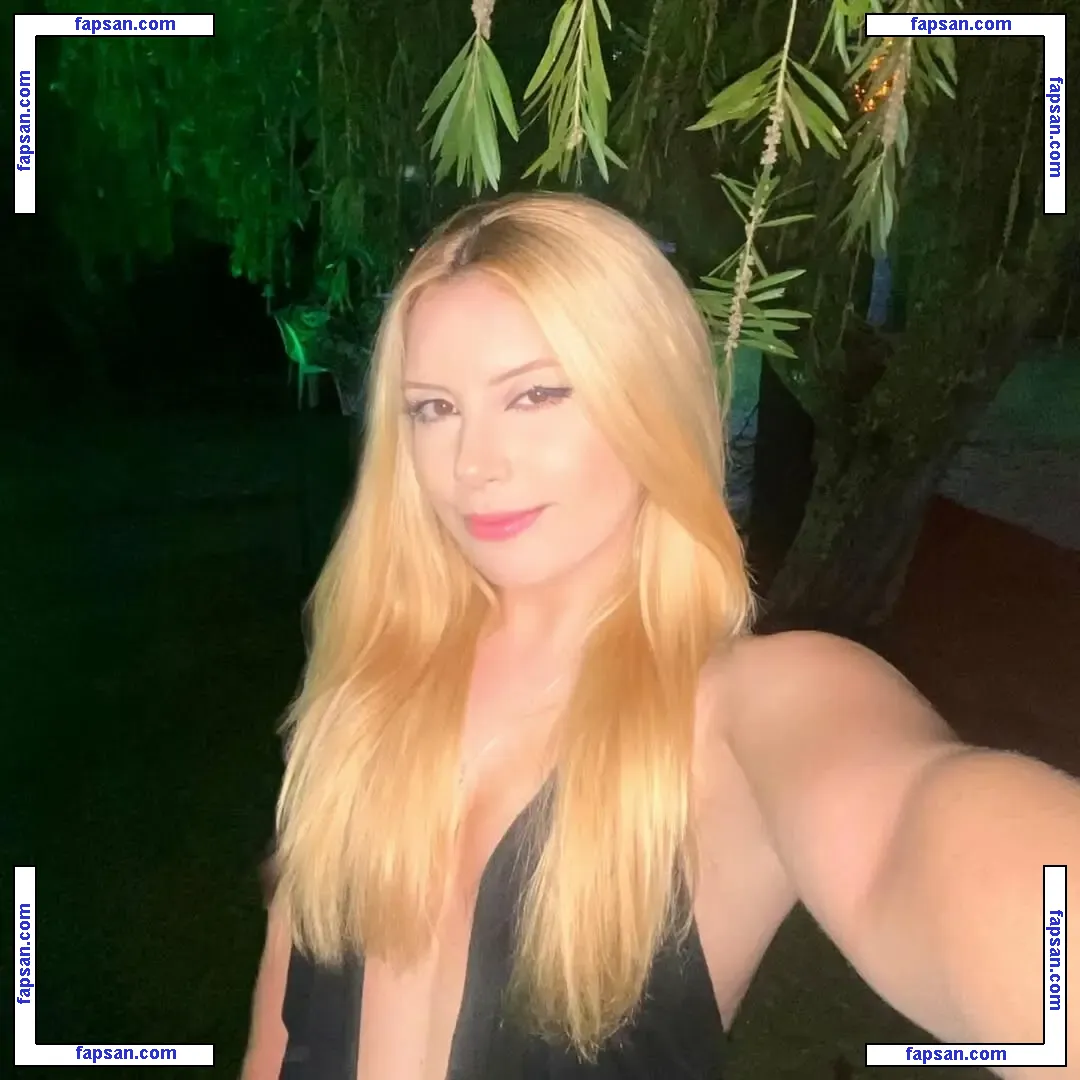carol_qss nude photo #0003 from OnlyFans