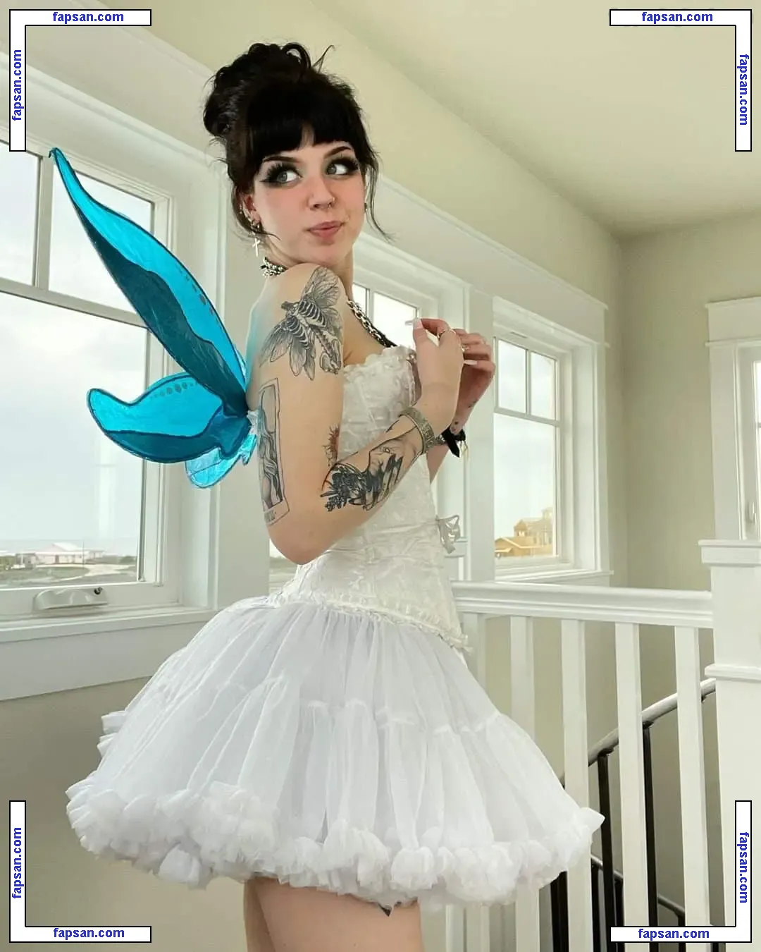 Caroline Carr голая фото #0005 с Онлифанс