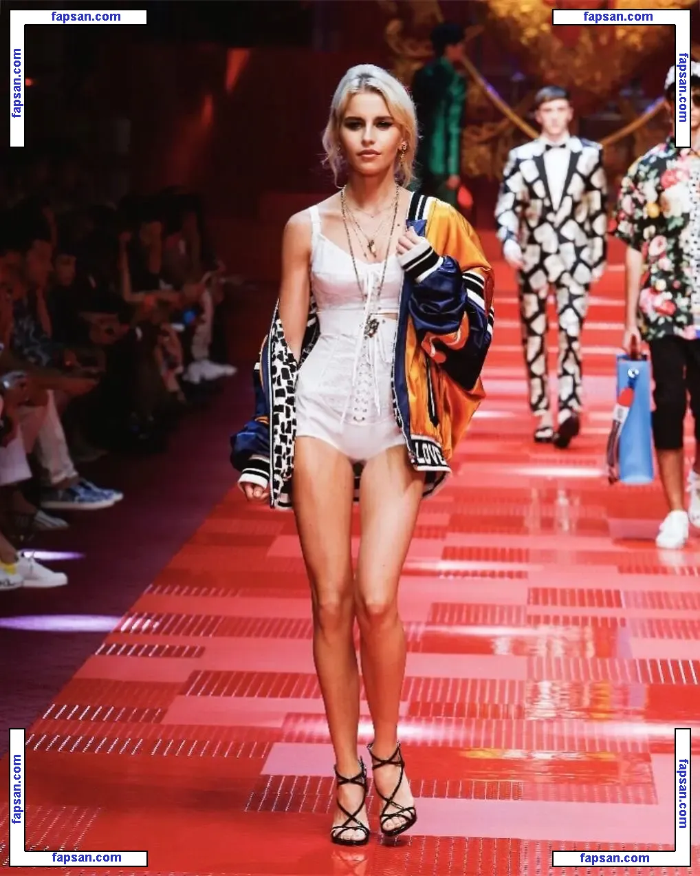 Caroline Daur голая фото #0016 с Онлифанс