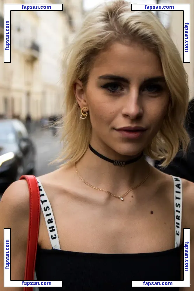 Caroline Daur голая фото #0023 с Онлифанс