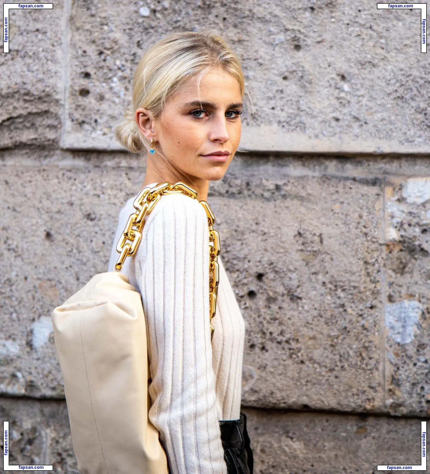 Caroline Daur голая фото #0027 с Онлифанс