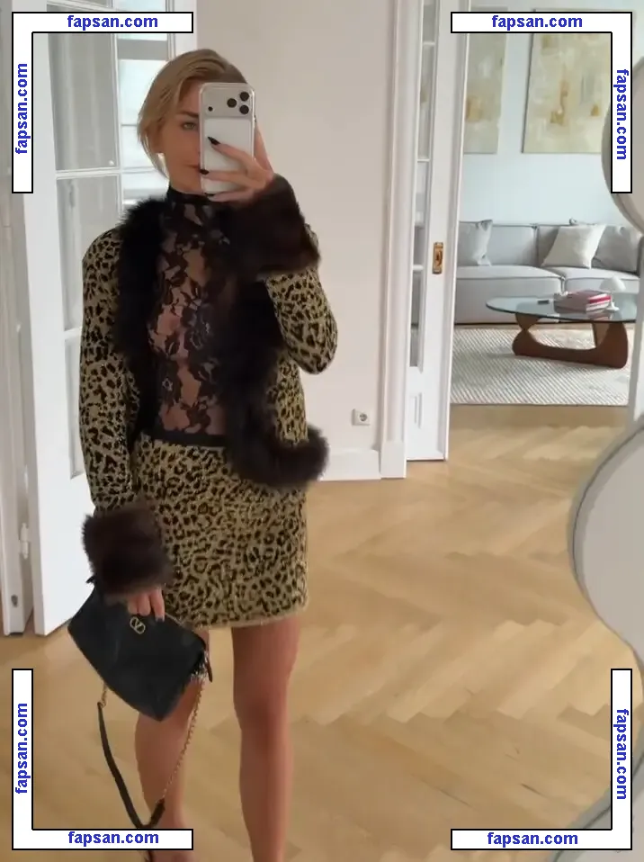 Caroline Daur голая фото #0113 с Онлифанс