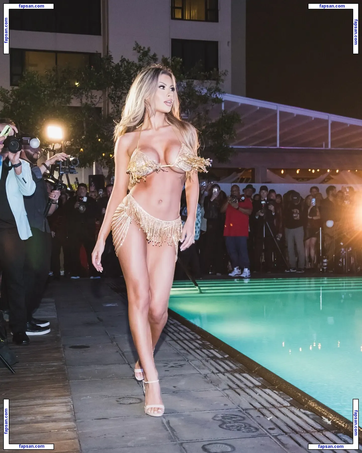 Caroline Jaquish голая фото #0026 с Онлифанс