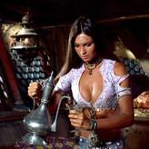 Caroline Munro голая #0007