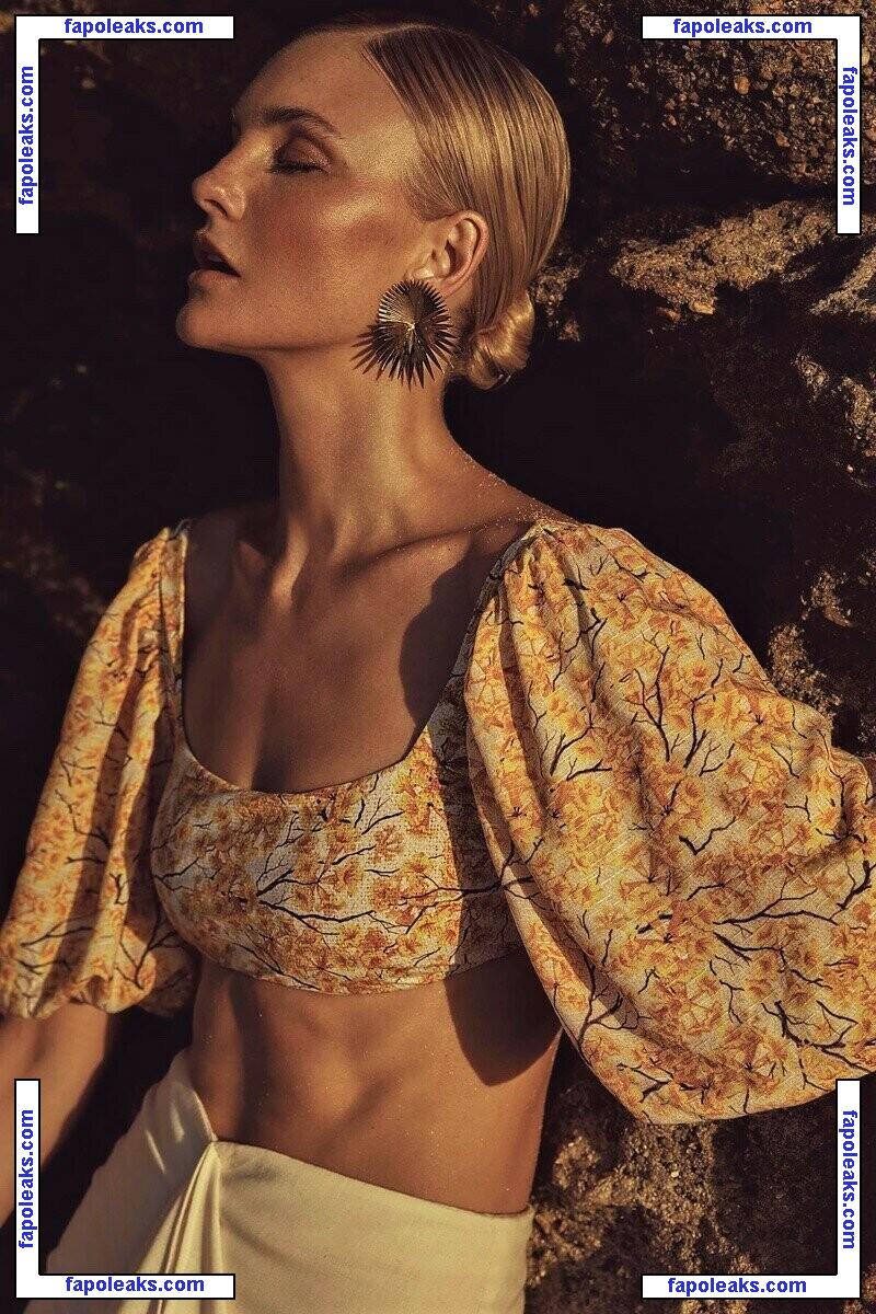 Caroline Trentini / carolinetrentini nude photo #0020 from OnlyFans