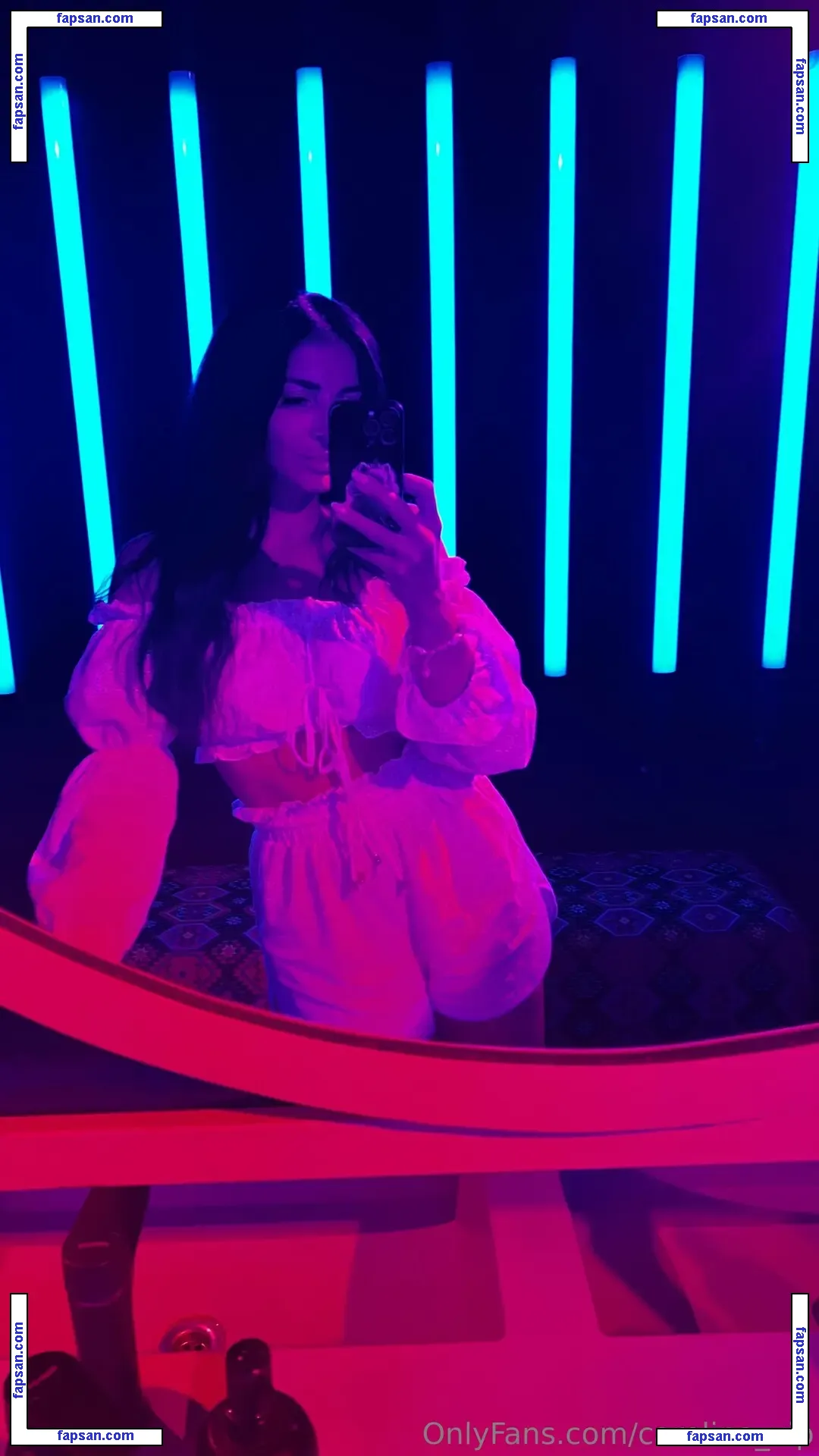 carolinedeam nude photo #0002 from OnlyFans