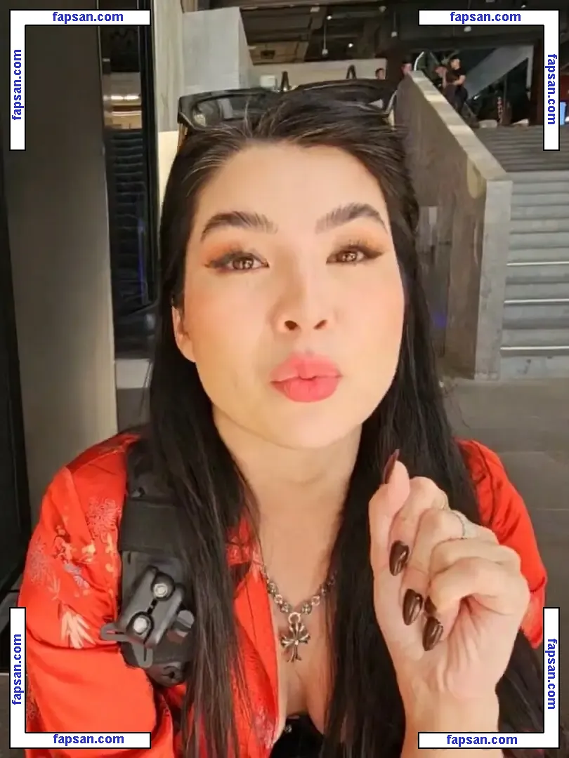 CarolineKwan голая фото #0215 с Онлифанс