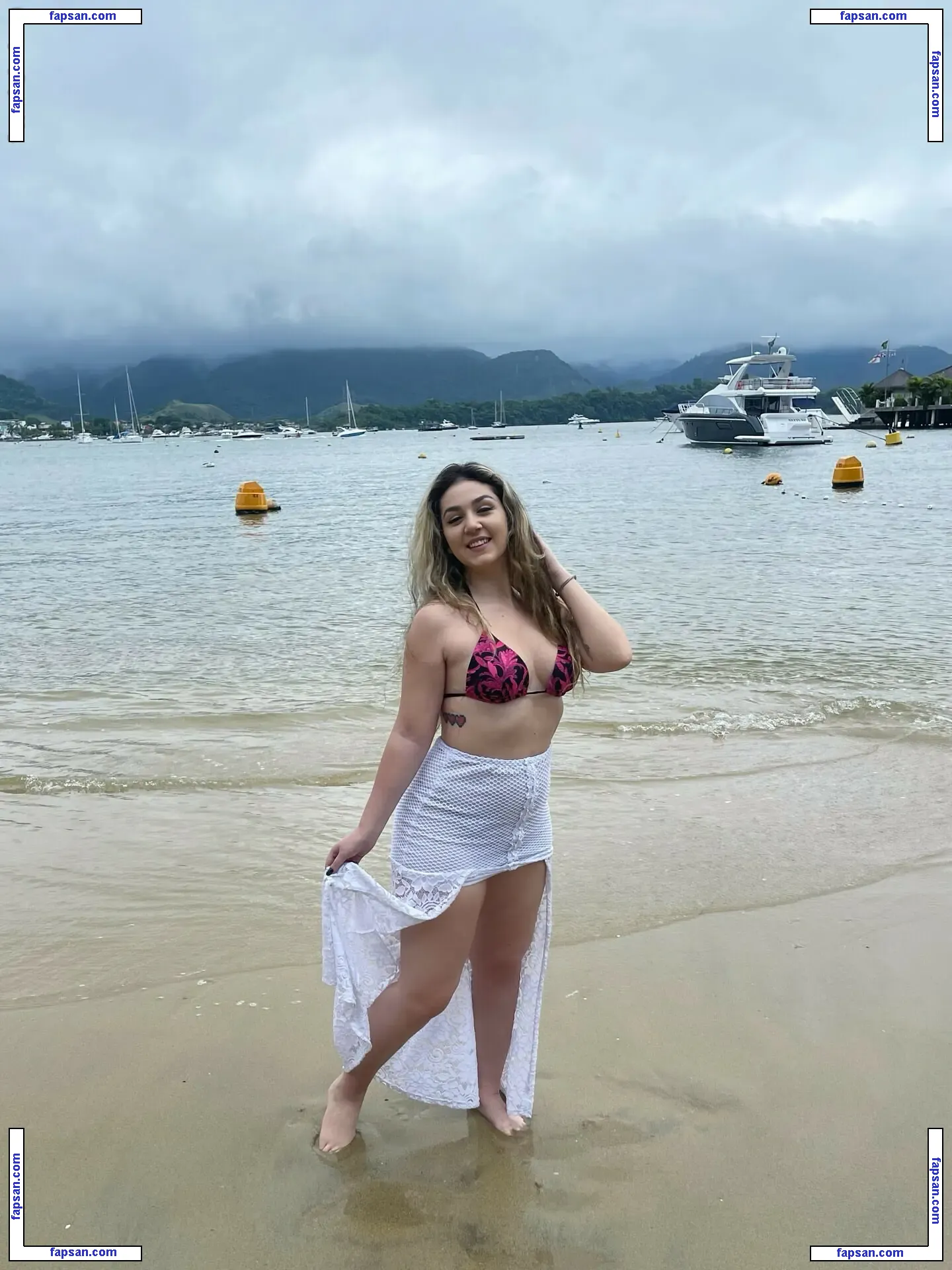 Carolzinha nude photo #0121 from OnlyFans
