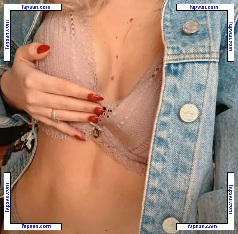 Carre Albers nude photo #0003 from OnlyFans
