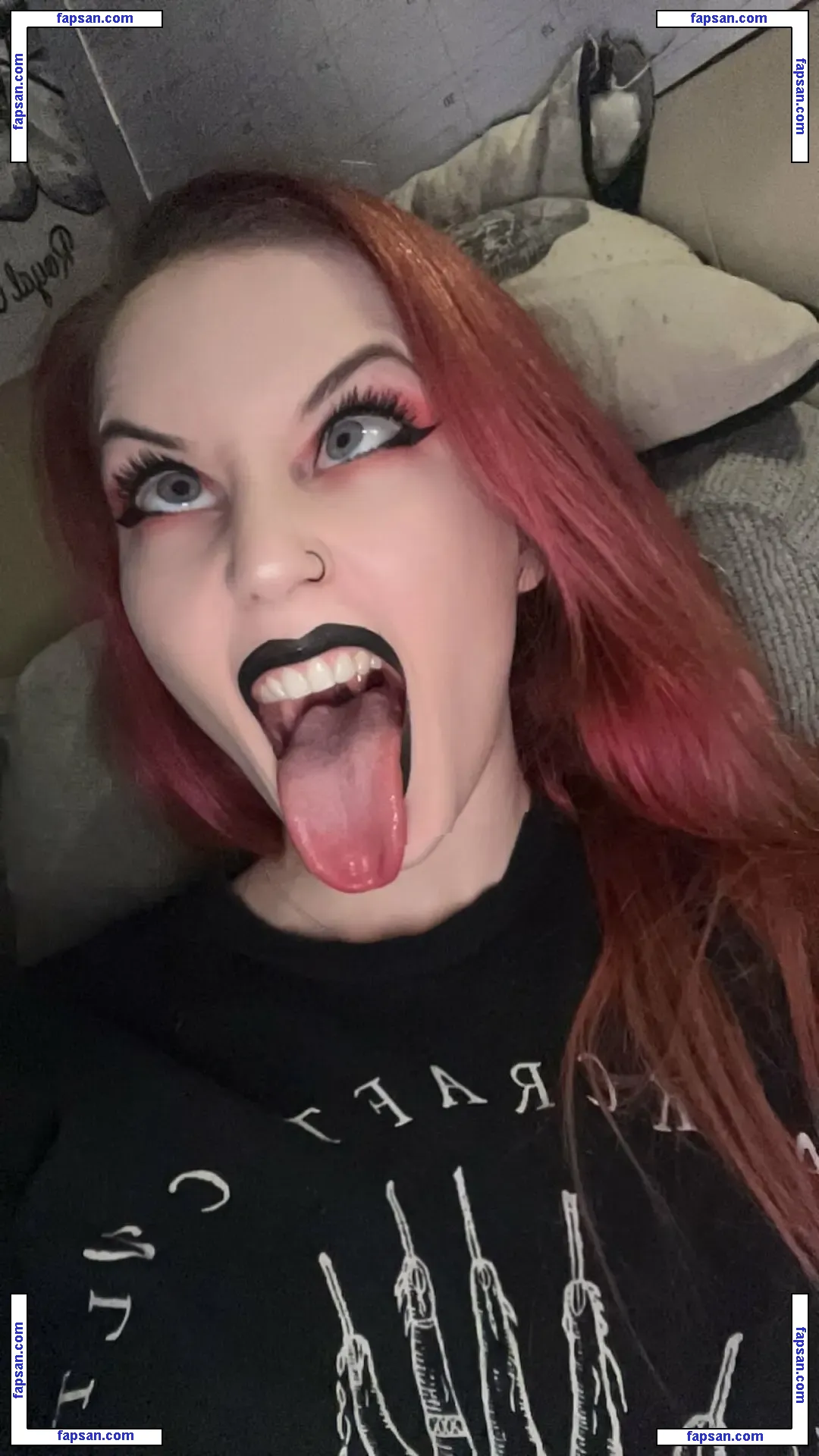 Carrie Cannie голая фото #0063 с Онлифанс