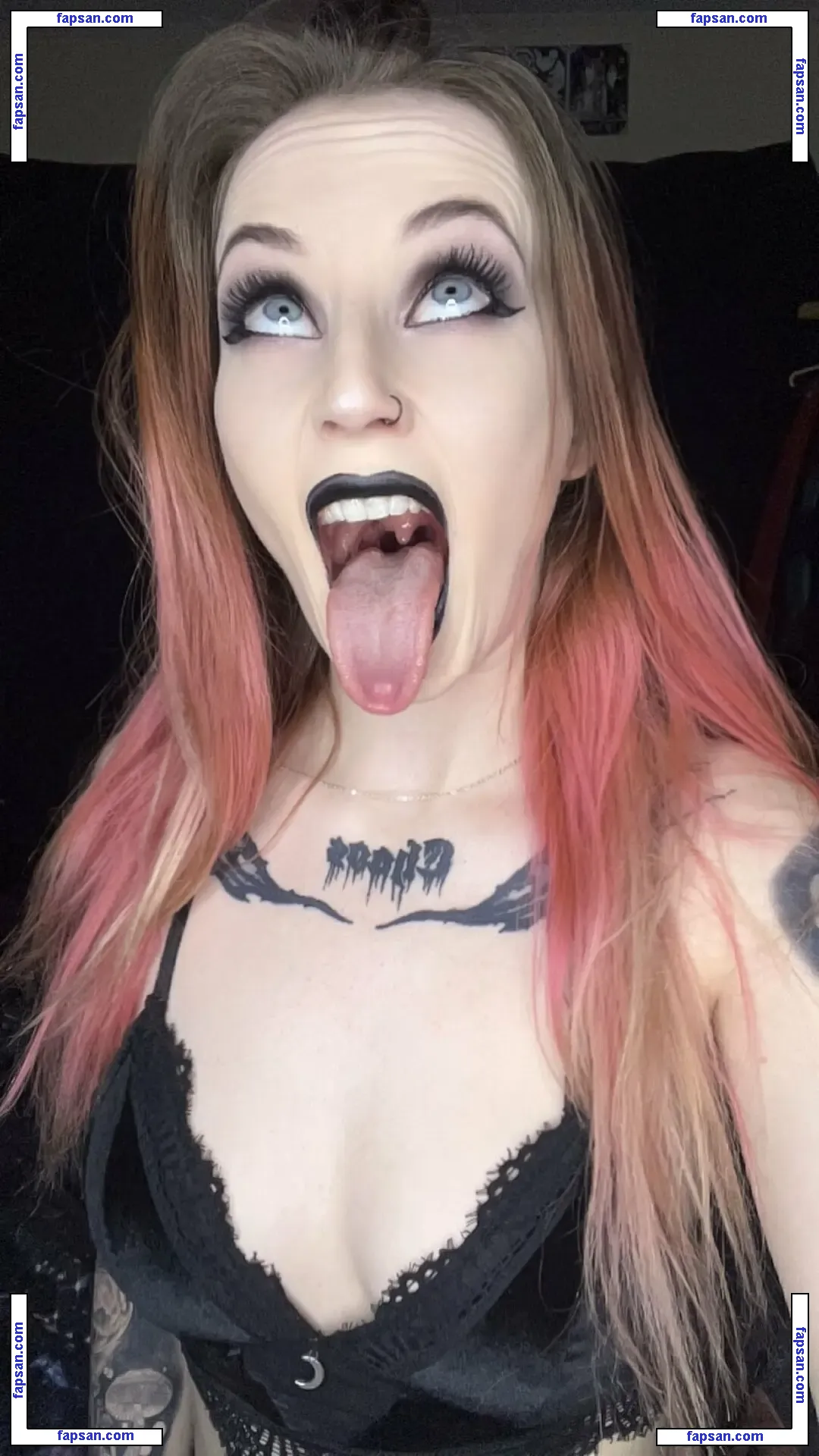 Carrie Cannie голая фото #0070 с Онлифанс