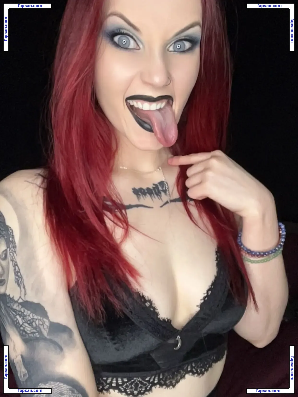 Carrie Cannie голая фото #0071 с Онлифанс