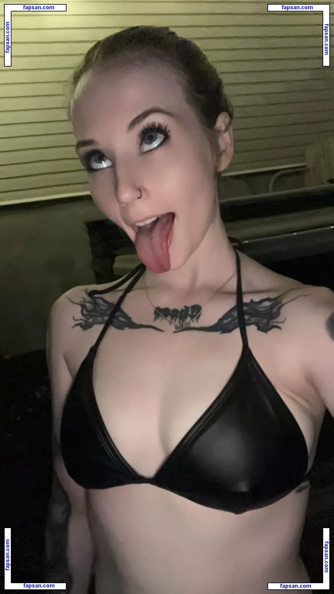 Carrie Cannie голая фото #0077 с Онлифанс