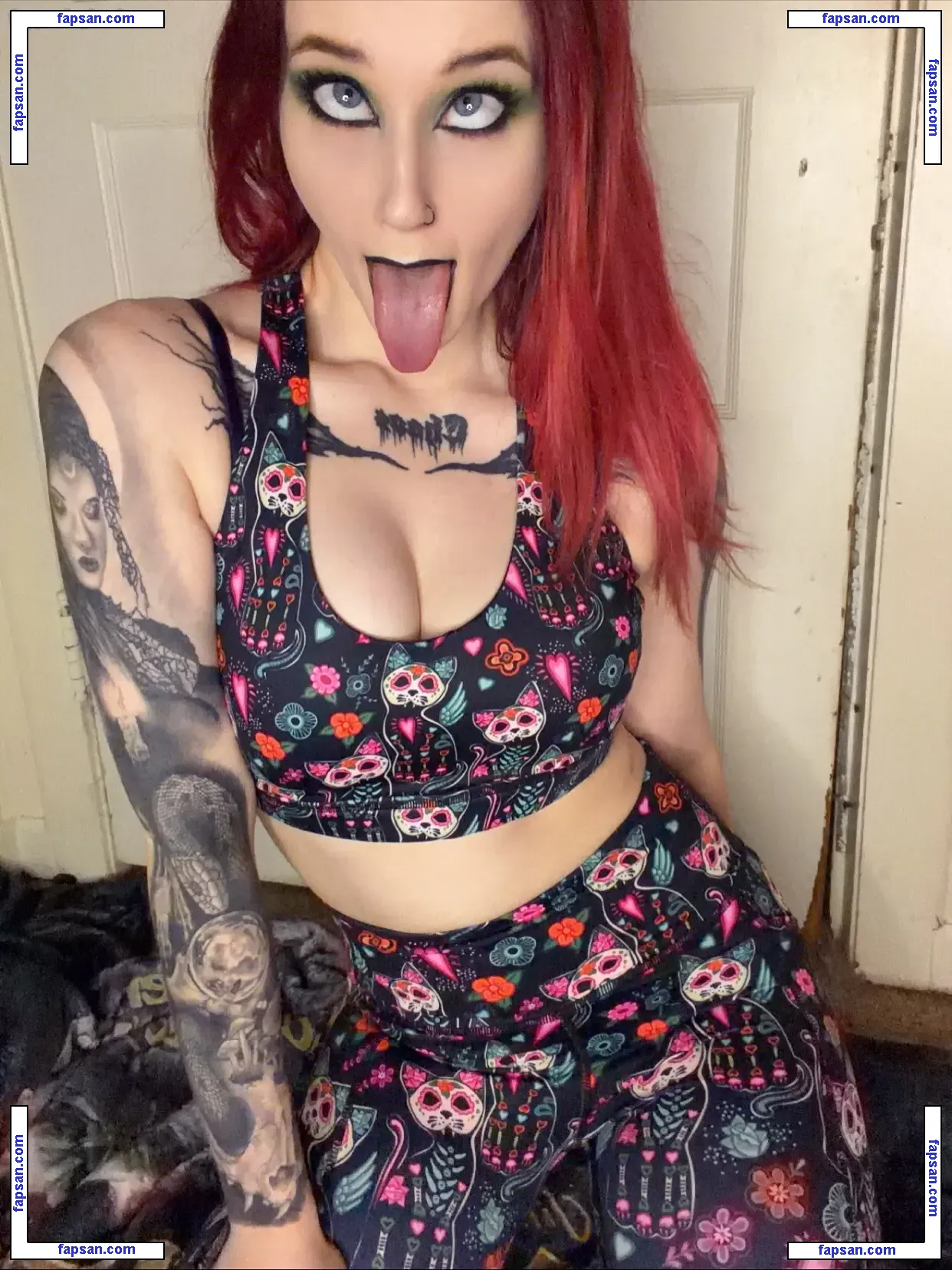 Carrie Cannie голая фото #0088 с Онлифанс