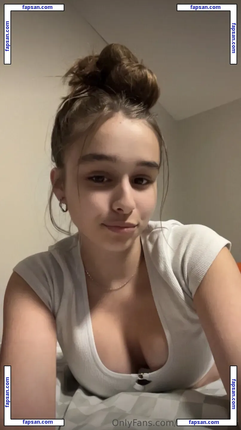 cassidymellor nude photo #0003 from OnlyFans