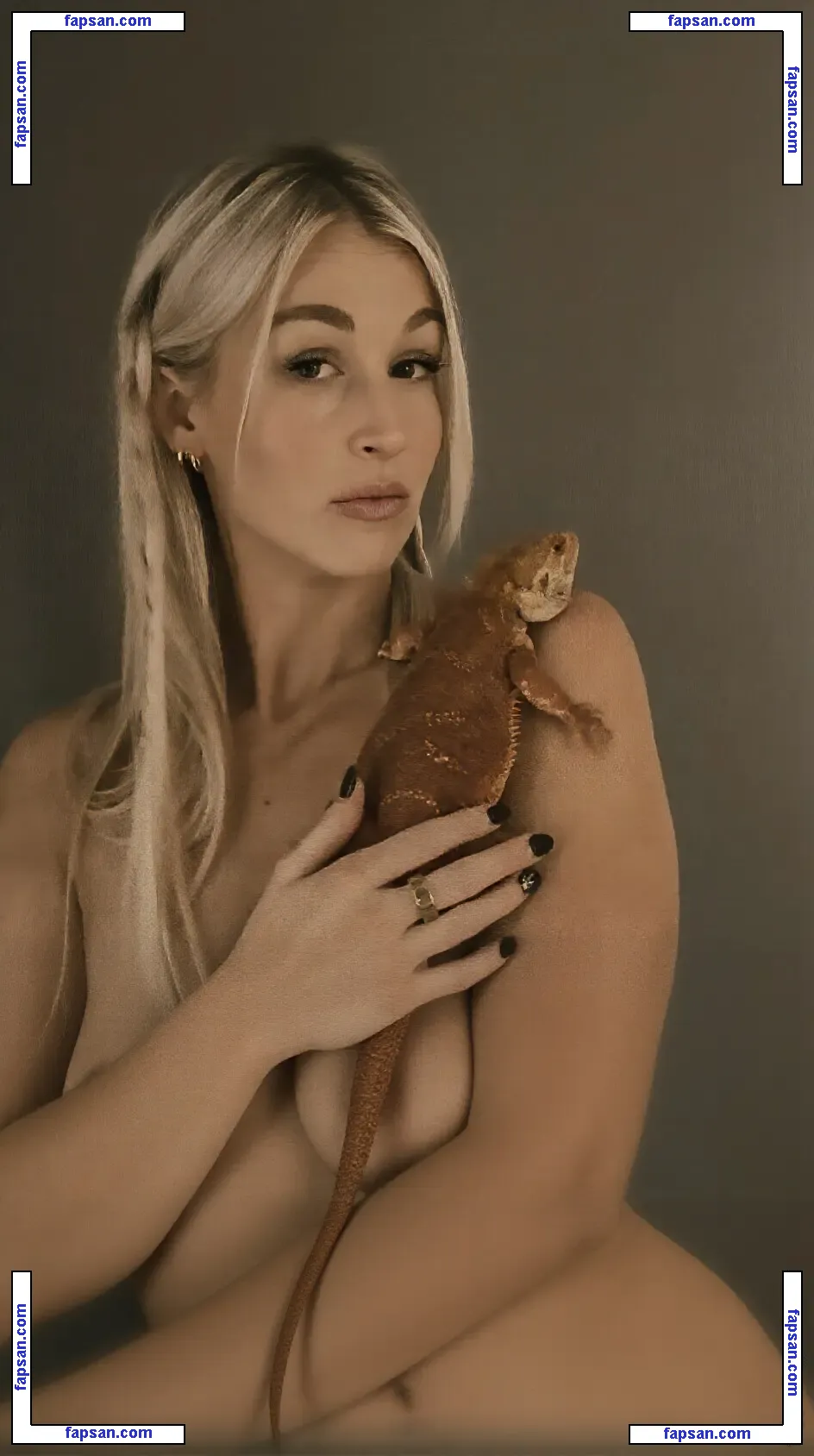 Cassie Popcorn (Popcorn In Bed) - Cassie Tremblay голая фото #0004 с Онлифанс